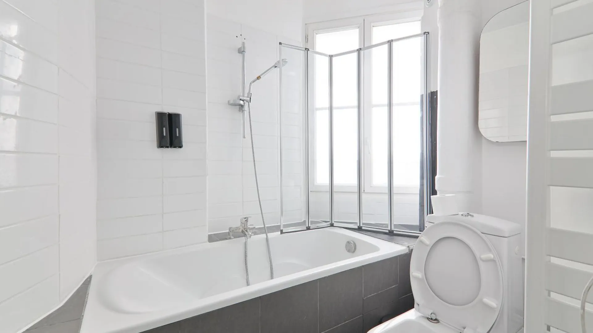 Heart Of Paris-1Br-2P-Montparnasse -Free Netflix Apartment  Paris